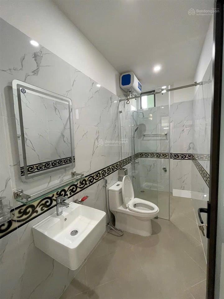 Cho thuê nhà minh khai  thang máy  50m2