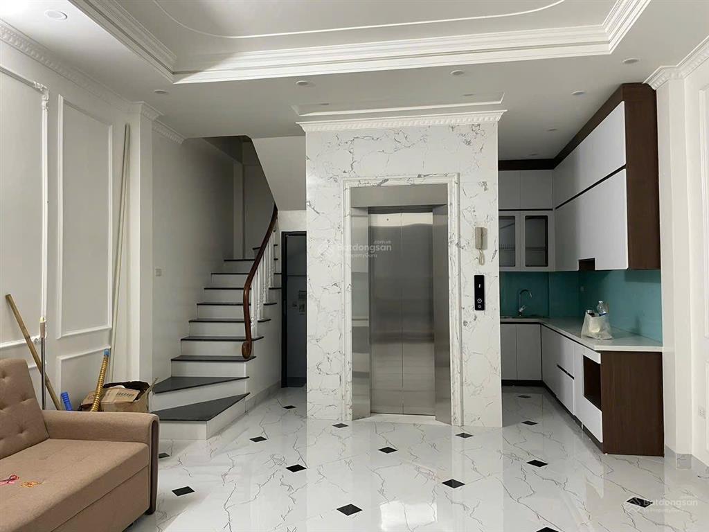Cho thuê nhà minh khai  thang máy  50m2