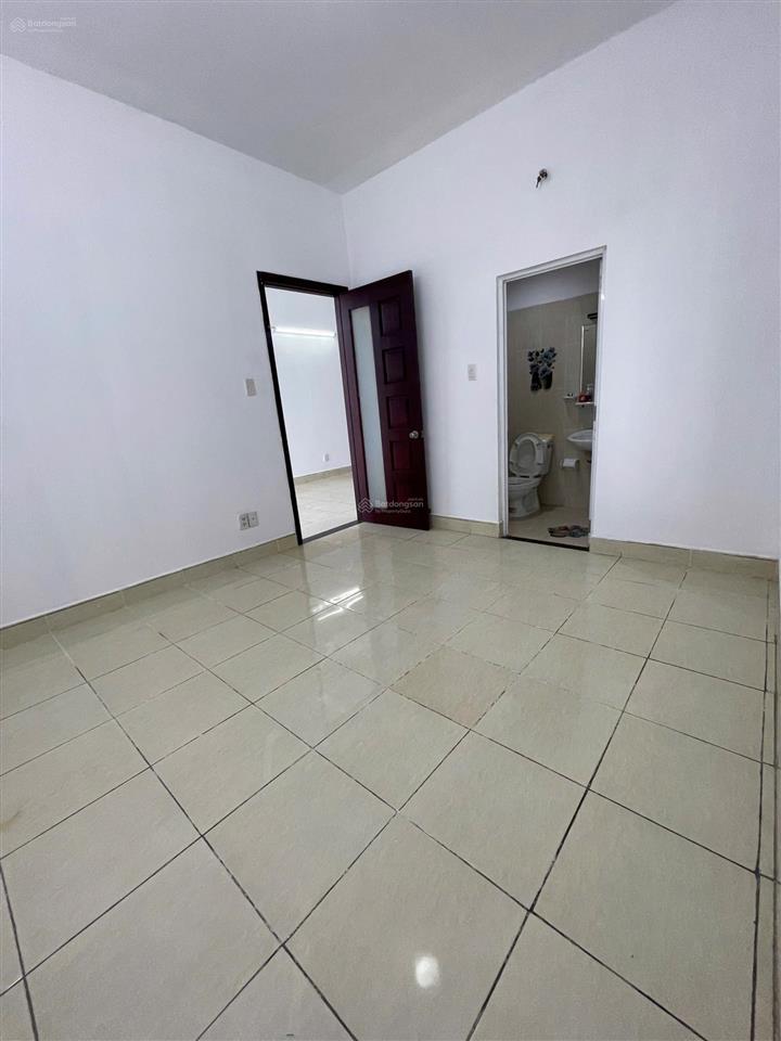 Bán căn hộ lô c có sổ hồng riêng