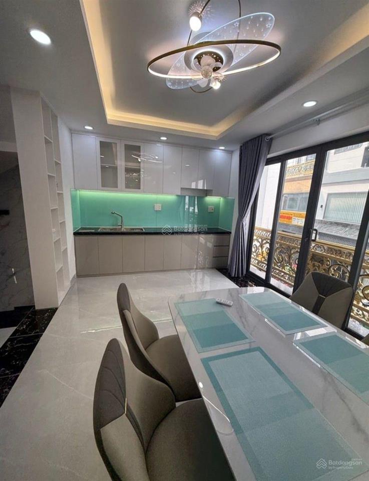 Giá tốt 7 ty bé. nhà 5 tầng đẹp như phim chỉ xách vali vào ở. mã lò. dt 5 x 12. nhìn thấy yêu