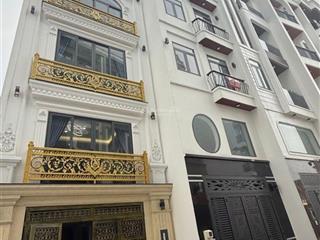 Giá tốt 7 ty bé. nhà 5 tầng đẹp như phim chỉ xách vali vào ở. mã lò. dt 5 x 12. nhìn thấy yêu