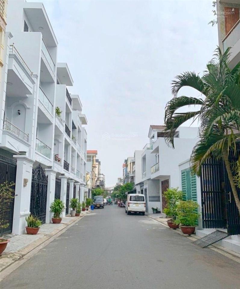 7 ty nhỏ. đừng bỏ lỡ nhà vị trí đẻ ra tiền. hẻm 8m thông giáp quận 6. dt 4,5 x 19. hđt 20 tr/thág