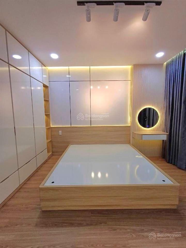 Chỉ hơn 8 ty. nhà 4 tầng mới keng. hxh vừa ở kinh doanh. khu ẩm thực tô hiệu. 72m2. tặng nội thất