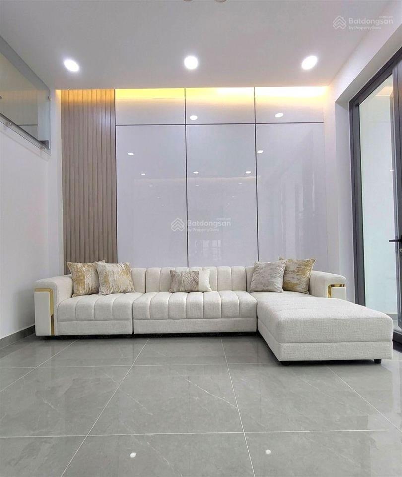 Chỉ hơn 8 ty. nhà 4 tầng mới keng. hxh vừa ở kinh doanh. khu ẩm thực tô hiệu. 72m2. tặng nội thất