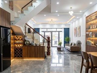 Chỉ 9,3 tỷ có biệt thự lộng lẫy nguy nga. ngay chợ bình trị đông, tên lửa. 5 tầng.96m2. ở là ghiền