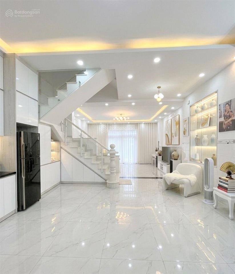Giá 9,3 tỷ chú hai bán gấp chia tài sản. biệt thư kế aeon bình tân, ở cả đại gia đình. 5 tầng. 96m