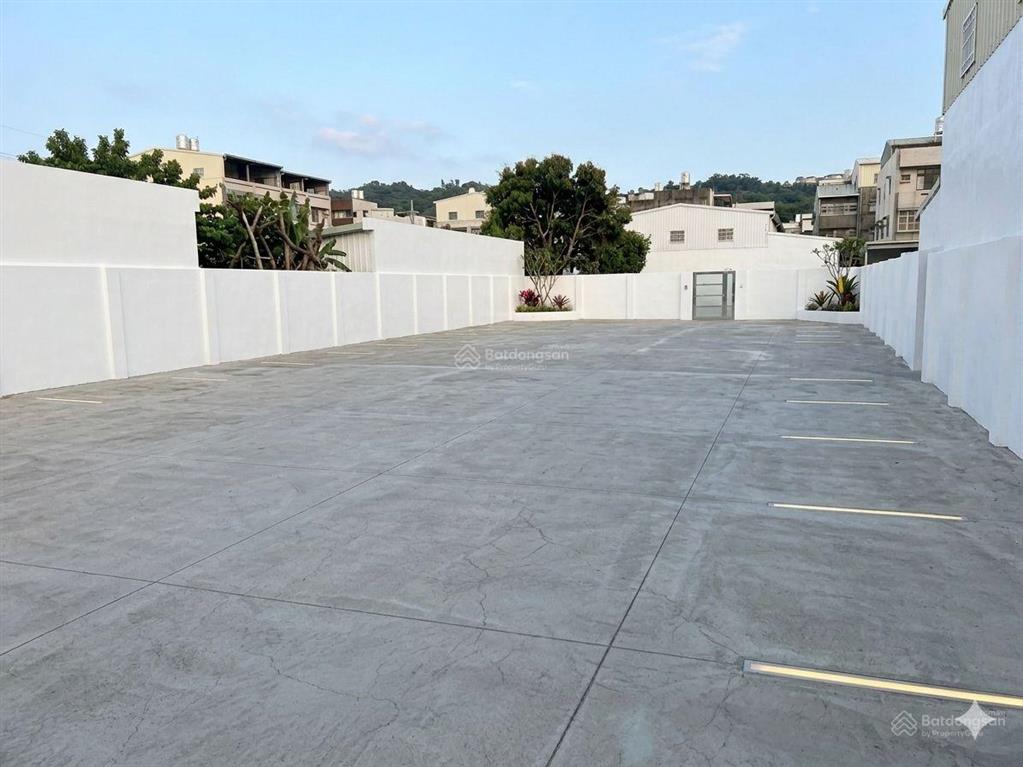 Ngộp..giá nào cũng bán lô đất hiếm có. hương lộ 2. dt 20 x 50m vuôg vức. khu giá trị tăng cao