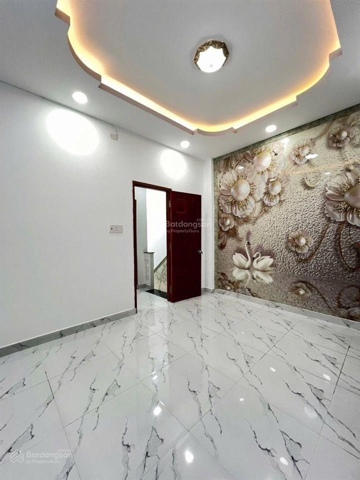 3 tỷ nhỏ. không thể bỏ lở nhà mới keng xem muốn ở ngay an dương vương. bà hom kế quận 6.dt 40m2