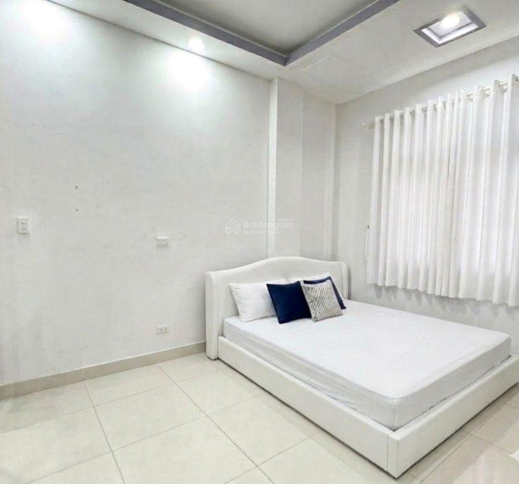Gấp lắm rồi giảm 1,5 tỷ. chỉ 6,3 tỷ nhanh còn kịp hxh thông. 3 tầng. khuông việt. dt 5 x 14. ngon
