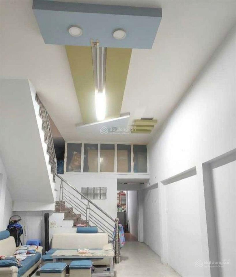Chỉ 5.95tỷ. trịnh đình trọng giáp tân bình. nhà 2 tầng kiên cố. dt 64m2 mua ở hay đầu tư siêu lời