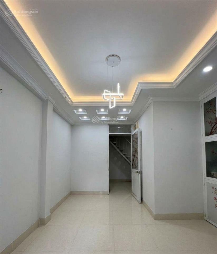 Chỉ 5.95tỷ. trịnh đình trọng giáp tân bình. nhà 2 tầng kiên cố. dt 64m2 mua ở hay đầu tư siêu lời