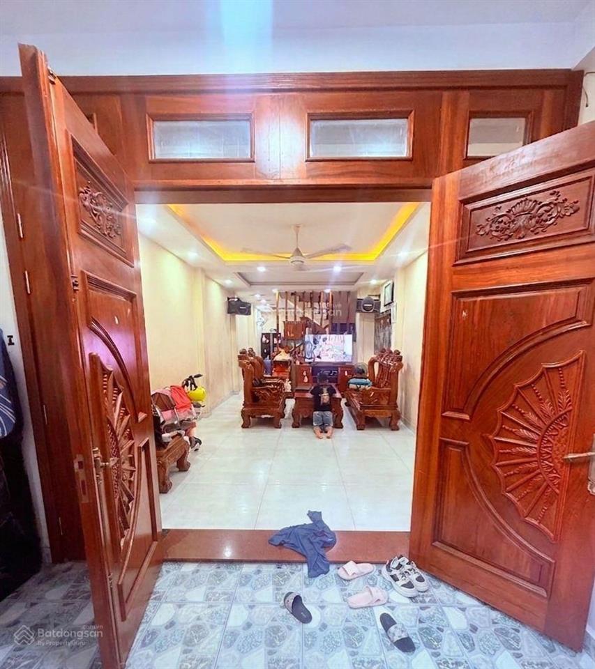 6,2 tỷ. giảm lia lịa. chạm là chốt. khu chợ vải phú thọ hòa. dt 64m. 4 pn. nhanh còn kịp