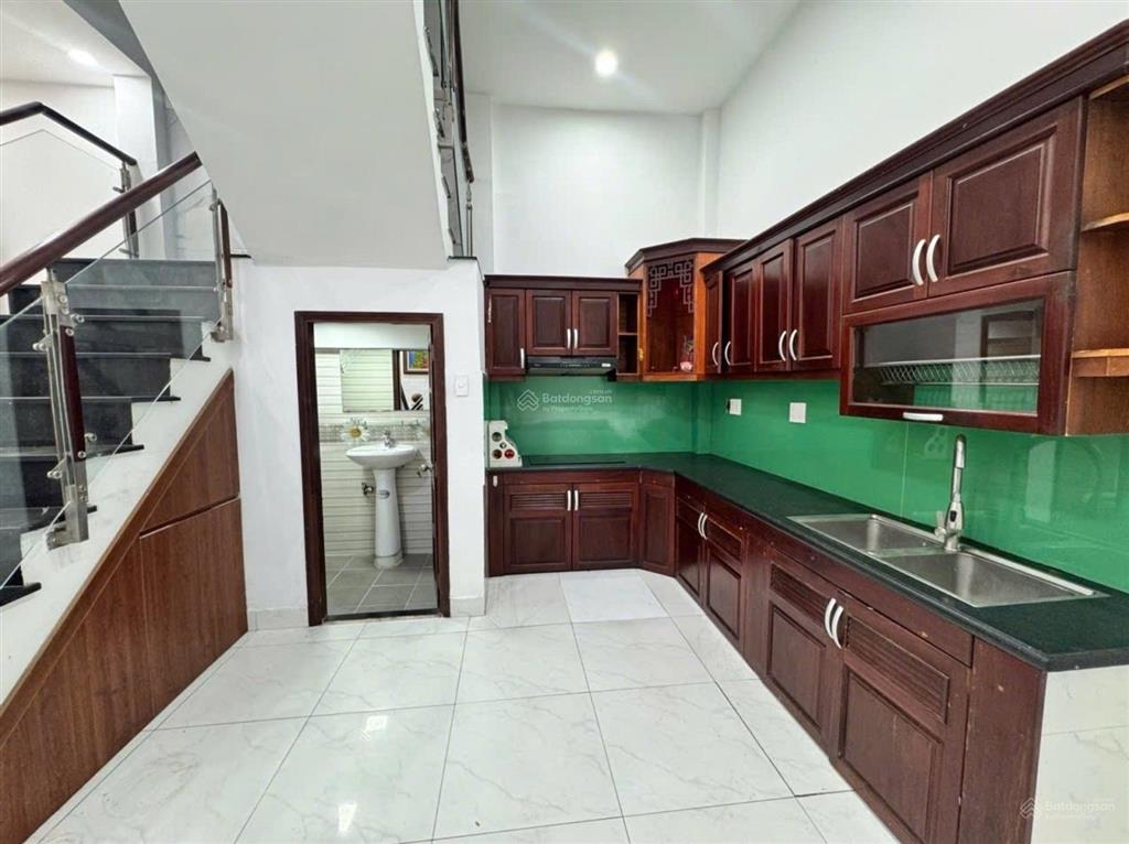Giá tốt 9,1 tỷ. nhà đẹp đừng để người khác mua trước. xe hơi ngủ nhà, kế chợ tân hương. 76m2.