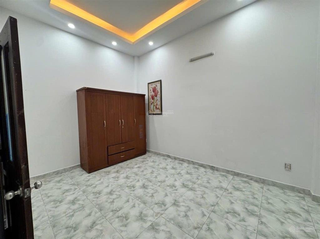 Giá tốt 9,1 tỷ. nhà đẹp đừng để người khác mua trước. xe hơi ngủ nhà, kế chợ tân hương. 76m2.