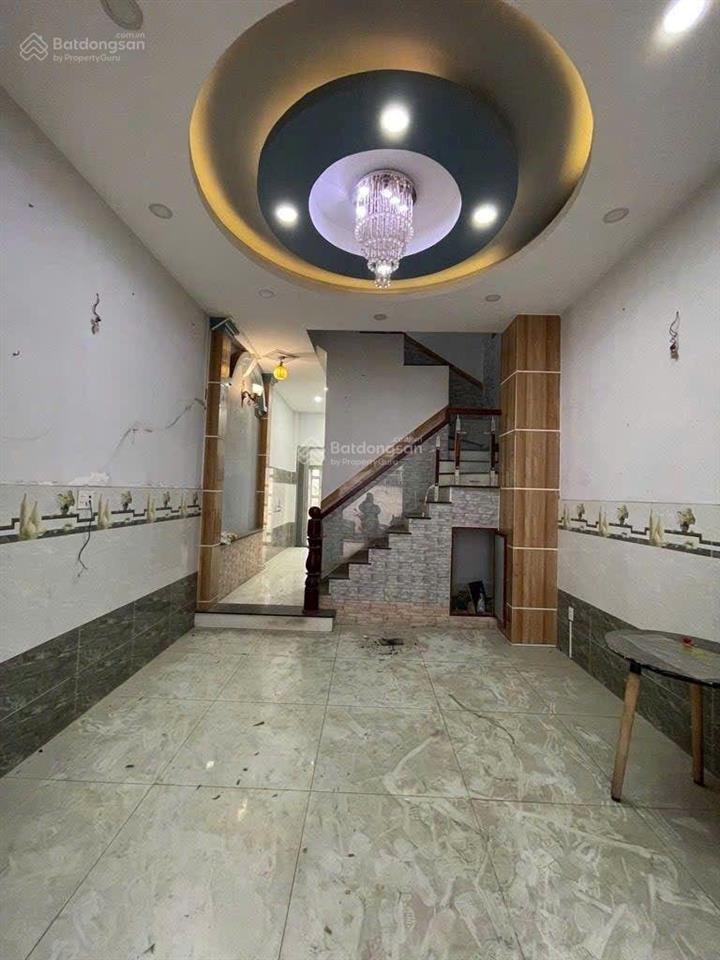 Nhà mặt tiền đường nguyễn hữu trí, tt tân túc, bình chánh , 4x38m, giá 9.5 tỷ.