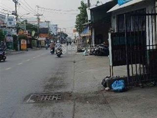 Nhà mặt tiền  đoàn nguyễn tuấn  phù hợp kinh doanh mọi ngành nghề  diện tích rộng gần 200m2 giá