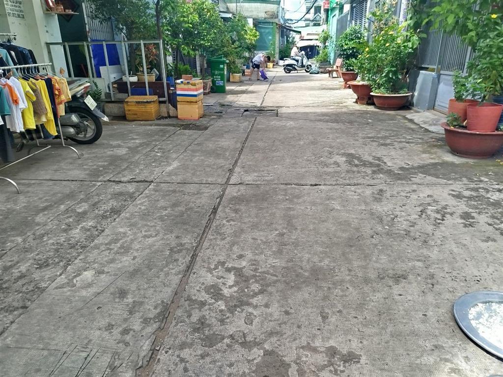 Chủ hạ giá, chính chủ cần bán gấp căn nhà cấp 4 tân túc 1 trệt, 1 lửng, 6x16m, giá 2.5 tỷ