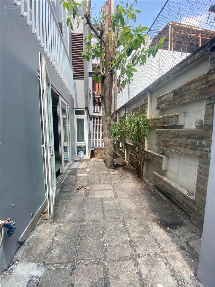 Cho thuê biệt thự sân vườn 300m bùi đình tuý, bình thạnh full nội thất giá chỉ 2.000$