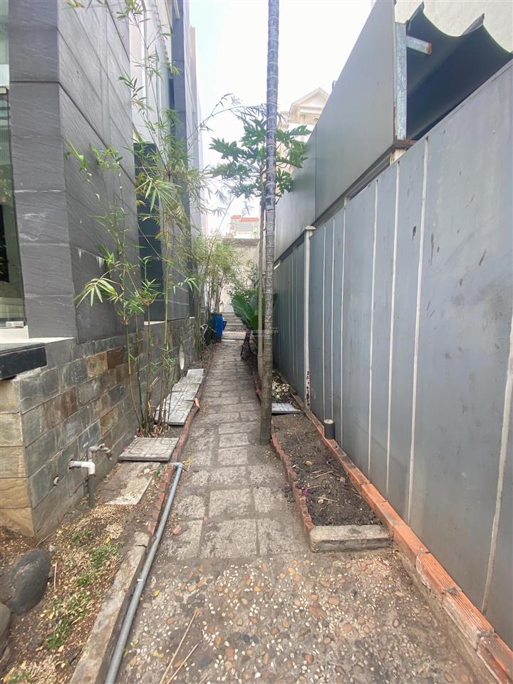 Cho thuê biệt thự sân vườn 300m bùi đình tuý, bình thạnh full nội thất giá chỉ 2.000$