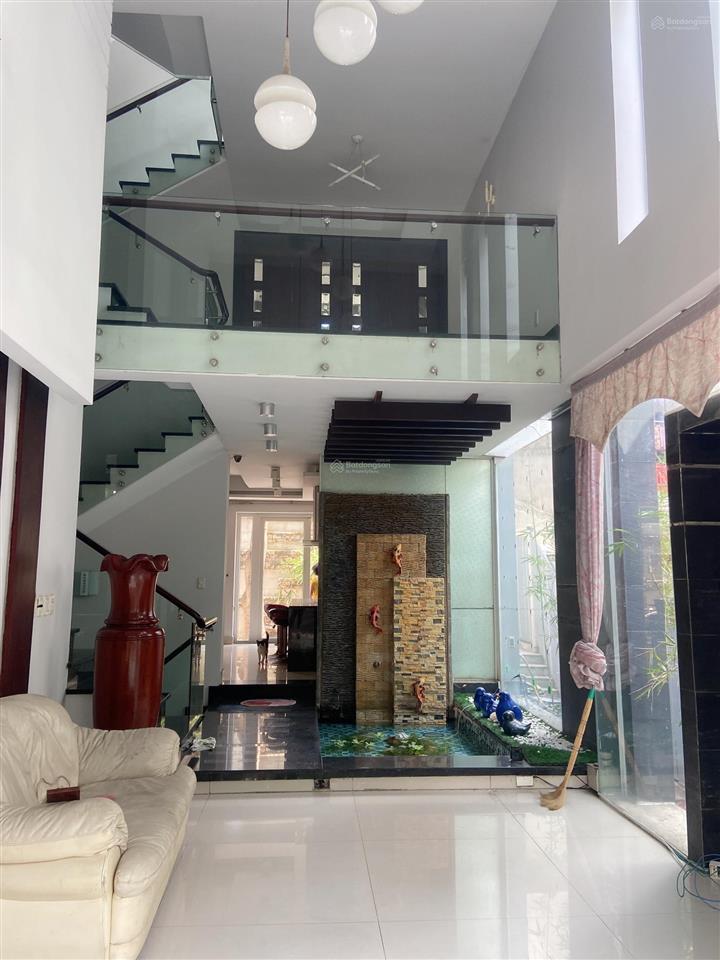 Cho thuê biệt thự sân vườn 300m bùi đình tuý, bình thạnh full nội thất giá chỉ 2.000$