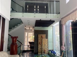 Cho thuê biệt thự sân vườn 300m bùi đình tuý, bình thạnh full nội thất giá chỉ 2.000$