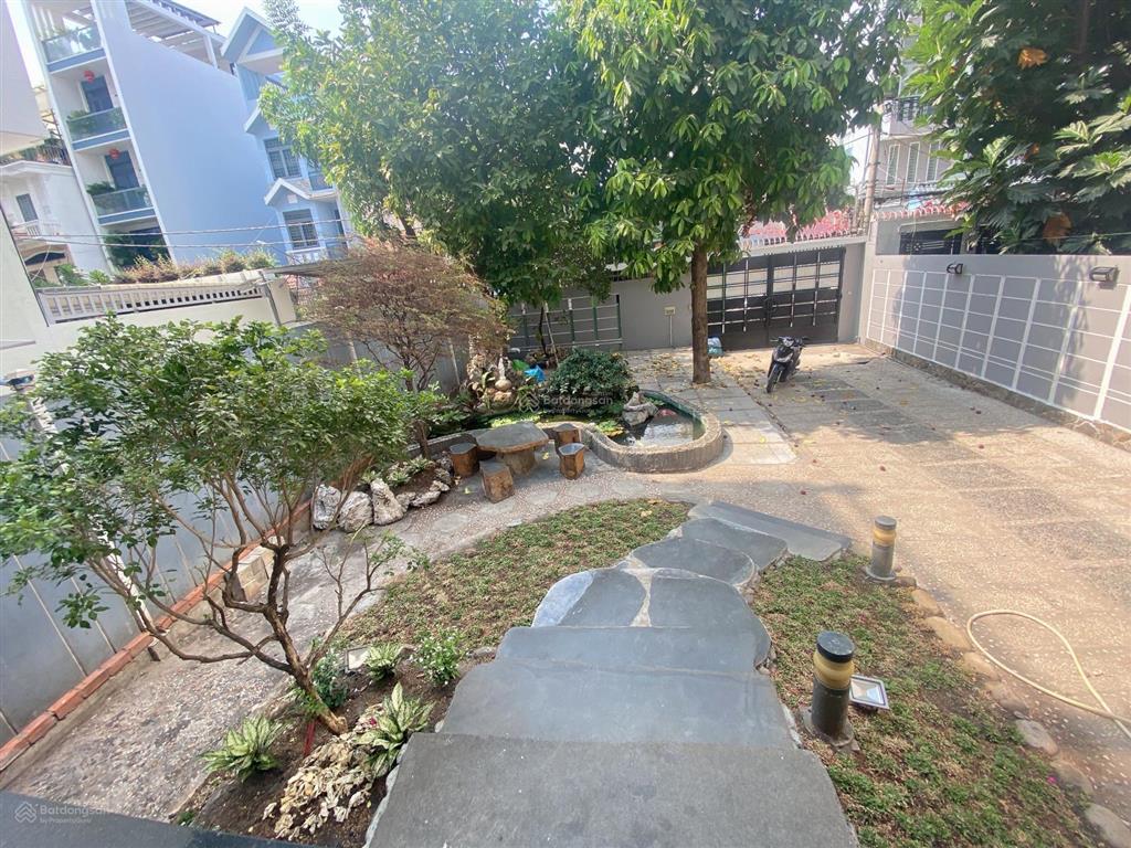 Cho thuê biệt thự sân vườn 300m bùi đình tuý, bình thạnh full nội thất giá chỉ 2.000$
