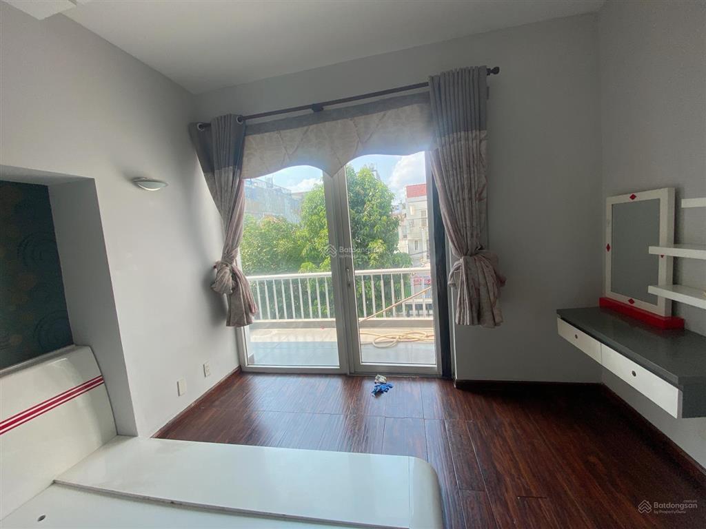 Cho thuê biệt thự sân vườn 300m bùi đình tuý, bình thạnh full nội thất giá chỉ 2.000$