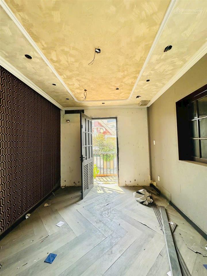 Cho thue biệt thự bình lợi view sông cực đẹp giá 45 triệu/tháng