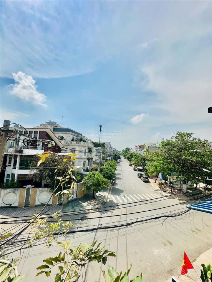 Cho thue biệt thự bình lợi view sông cực đẹp giá 45 triệu/tháng