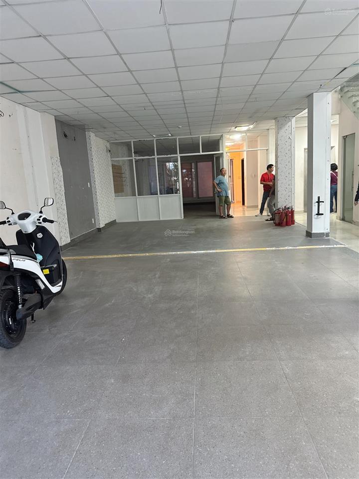 Cho thuê tòa nhà văn phòng bùi đình túy, bình thạnh, 8x30m, 1 trệt 5 lầu, thang máy, giá 90 triệu