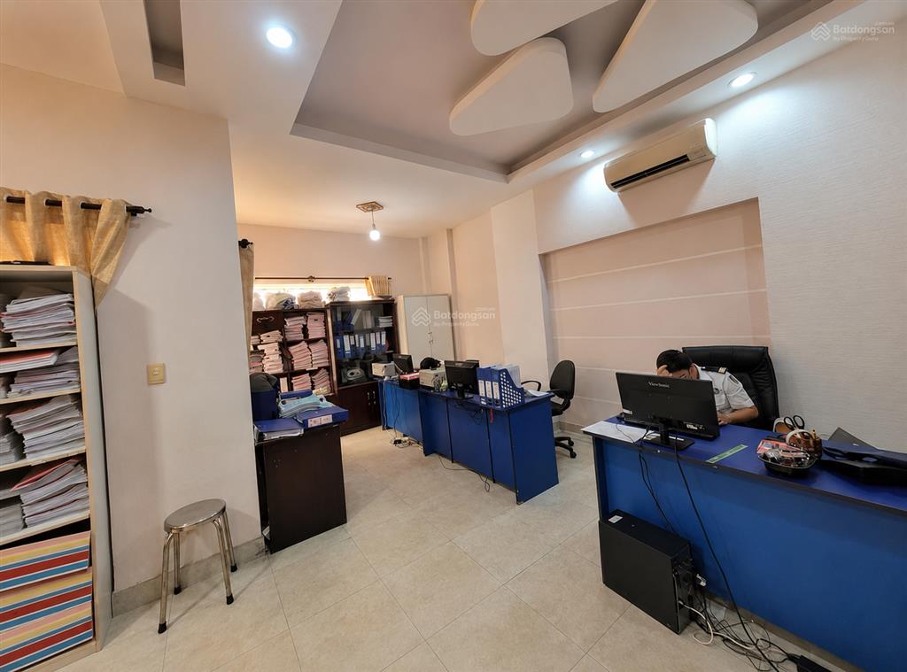 Biệt thự bình lợi 200m, 5pn, sân ô tô rộng, giá 40 tr/ tháng