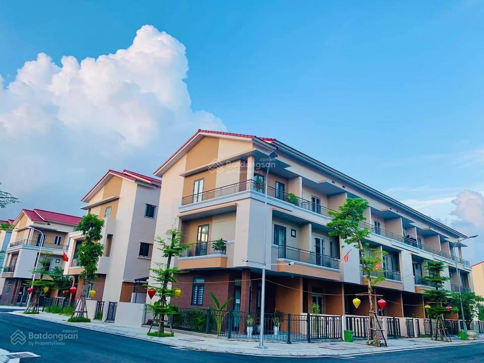 Cần bán căn centa 75m2, cạnh công viên, trục chính, không lỗi lầm