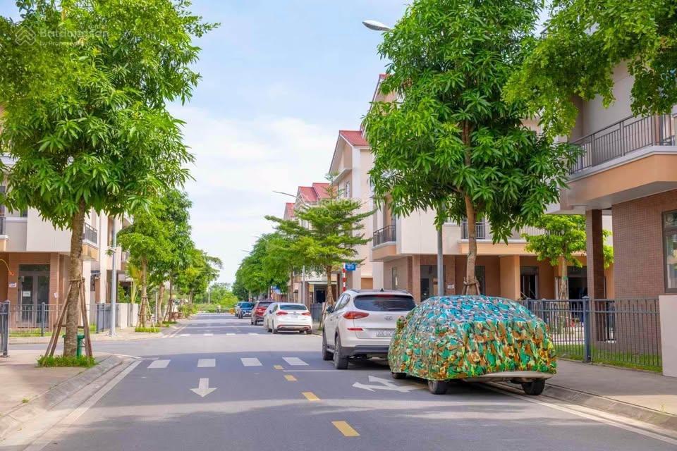 Cần bán căn centa 75m2, cạnh công viên, trục chính, không lỗi lầm