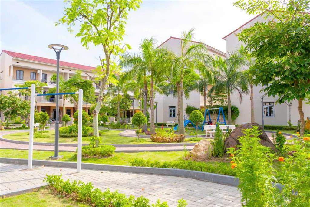 Quá rẻ, quá hiếm cho 1 căn centa view công viên, trục thông, hướng nam giá tốt tt