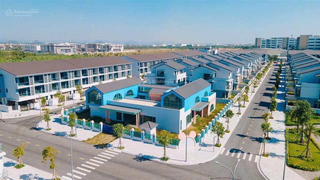 Bán gấp shophouse 140m2 sapphire gem hướng đông đối diện regina chỉ 8,2 tỷ bao full thuế phí