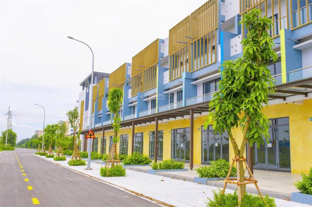 Bán gấp shophouse 140m2 sapphire gem hướng đông đối diện regina chỉ 8,2 tỷ bao full thuế phí