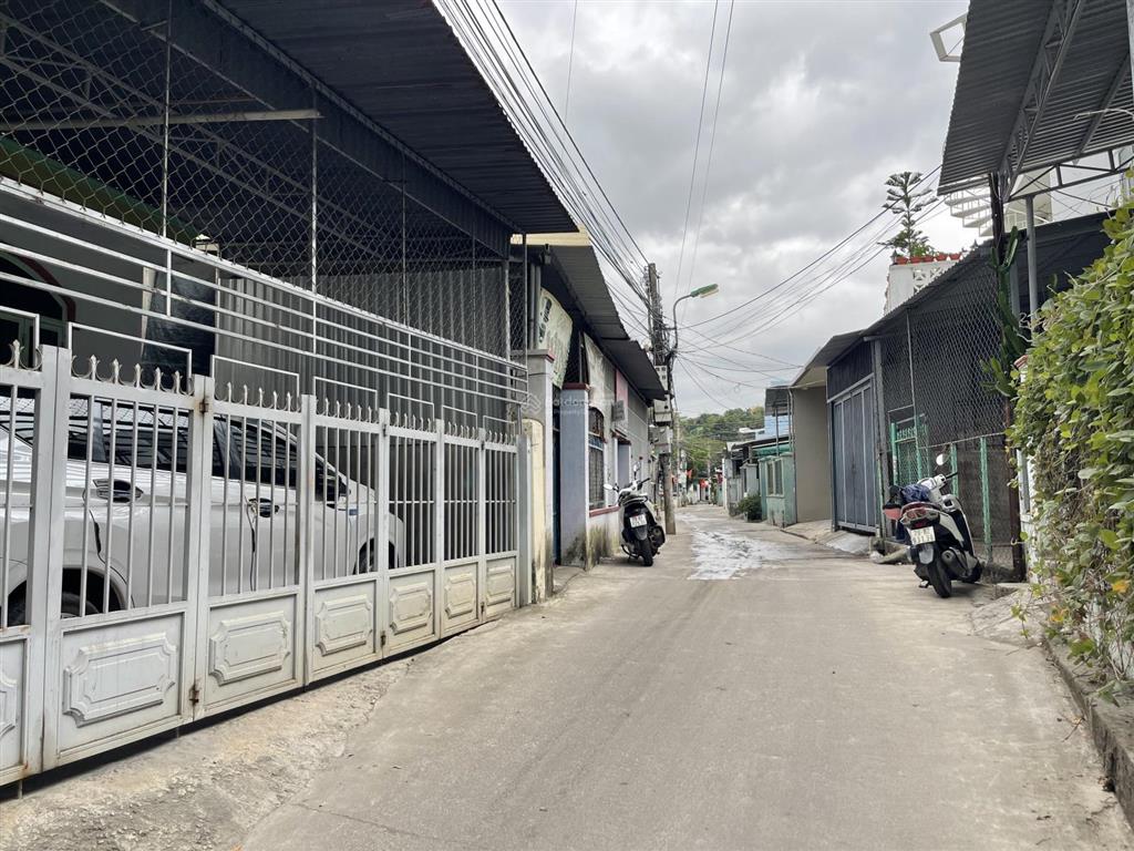 Bán nhà 2 tầng vĩnh hải, bắc nha trang. đường ô tô gần biển dt 133m2 giá tốt