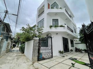 Bán nhà đẹp 3 tầng gần trung tâm nha trang sổ hoàn công cách biển 4km