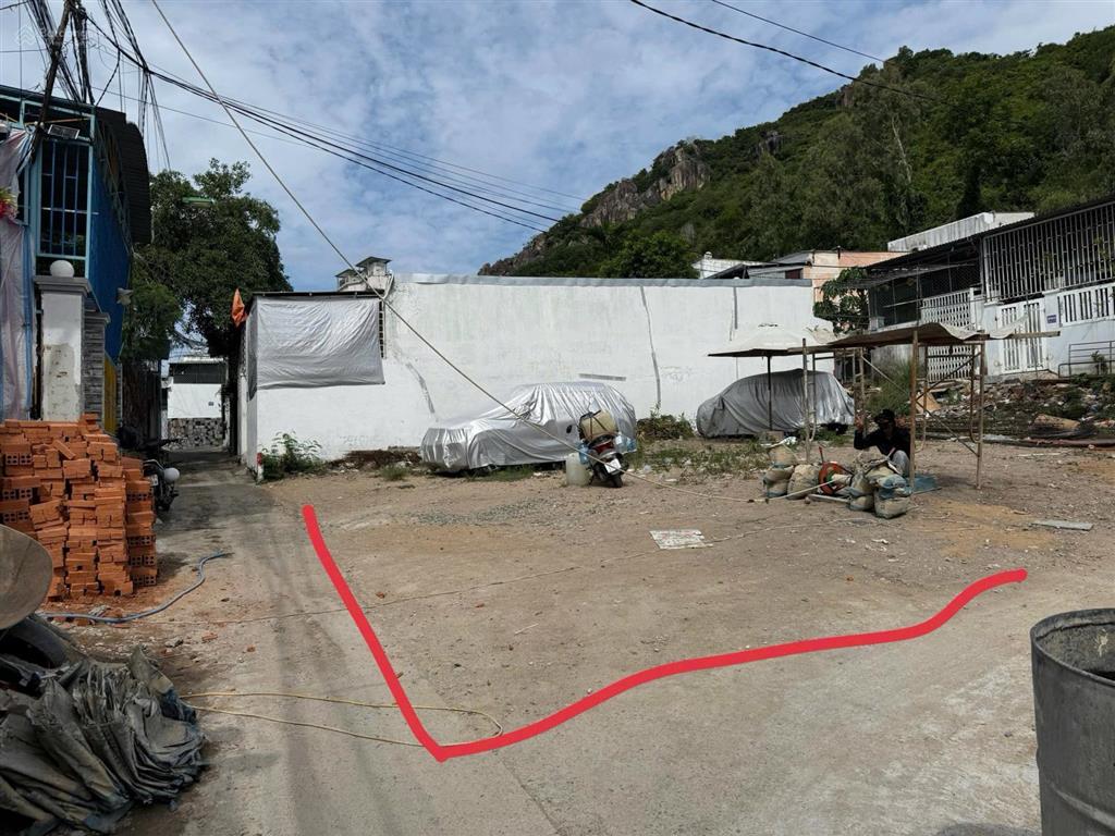 Bán đất 2 mặt tiền bắc nha trang 40,7m  ô tô tận đất  chỉ 1,299 tỷ