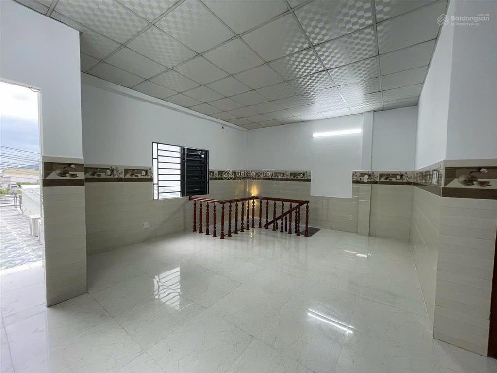 Nhà 2 tầng 133m2 vĩnh hải ô tô tới nhà đang thuê 8 triệu/tháng 3,999 tỷ