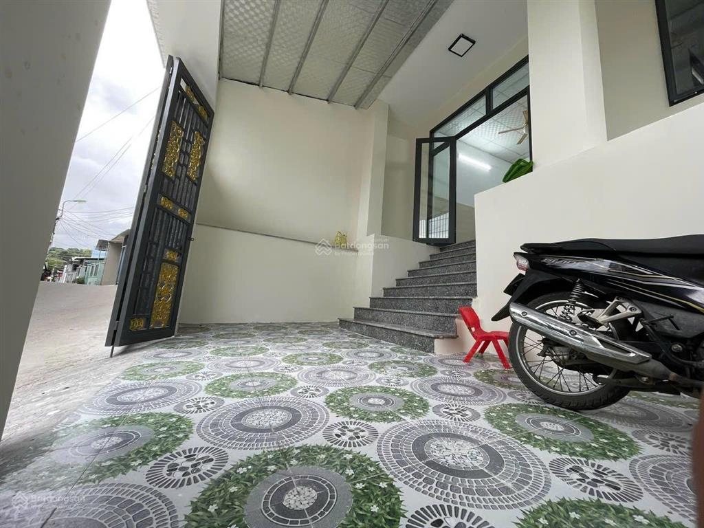 Nhà 2 tầng 133m2 vĩnh hải ô tô tới nhà đang thuê 8 triệu/tháng 3,999 tỷ