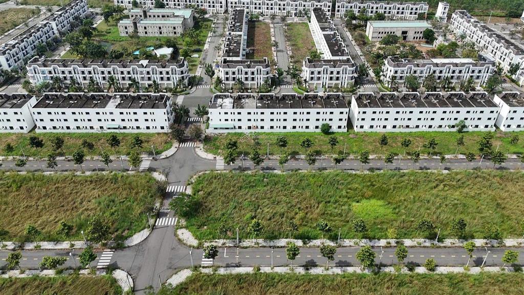 Chính chủ gửi bán lại nền đất 90m2 đã có sổ.  0961 571 ***