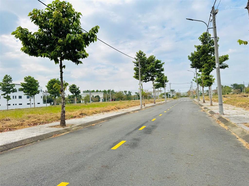 Chính chủ cần bán lại nền đất 75m2.  0961 571 ***