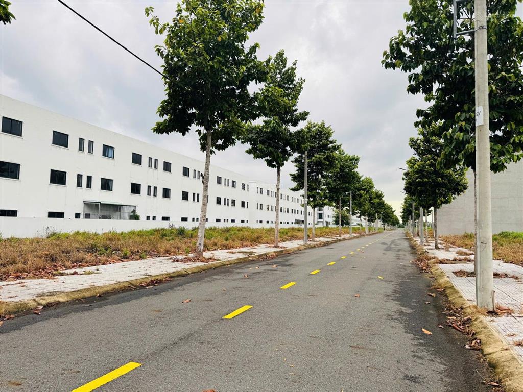 Chính chủ gửi bán lại lô đất 75m2. sổ sẵn, công chứng liền