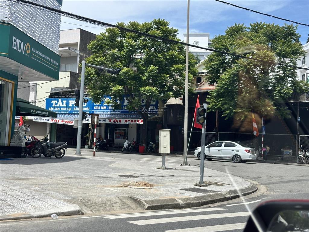 Bán nhà 2 mặt tiền nguyễn huệ trung tâm tp huế đường 26m