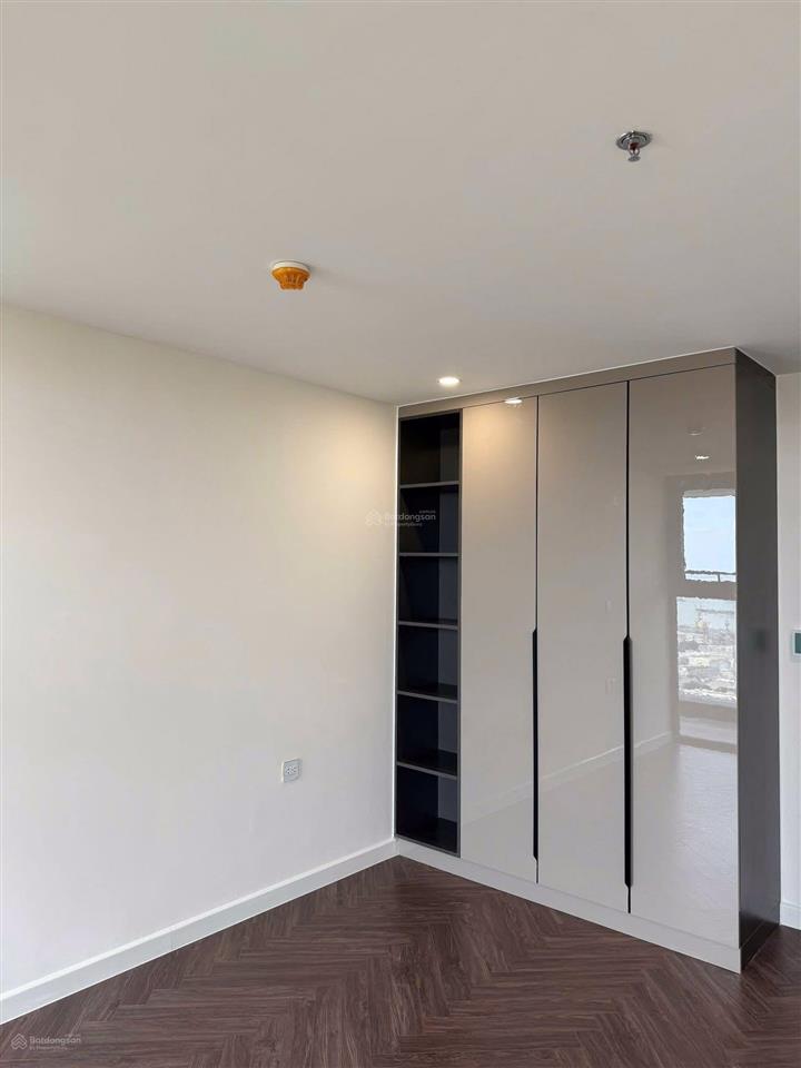 Noble riverside 3 phòng ngủ 162.8 m2 tầng trung, view sông, giá tốt 11.3 tỷ (95%) đang có hđ thuê