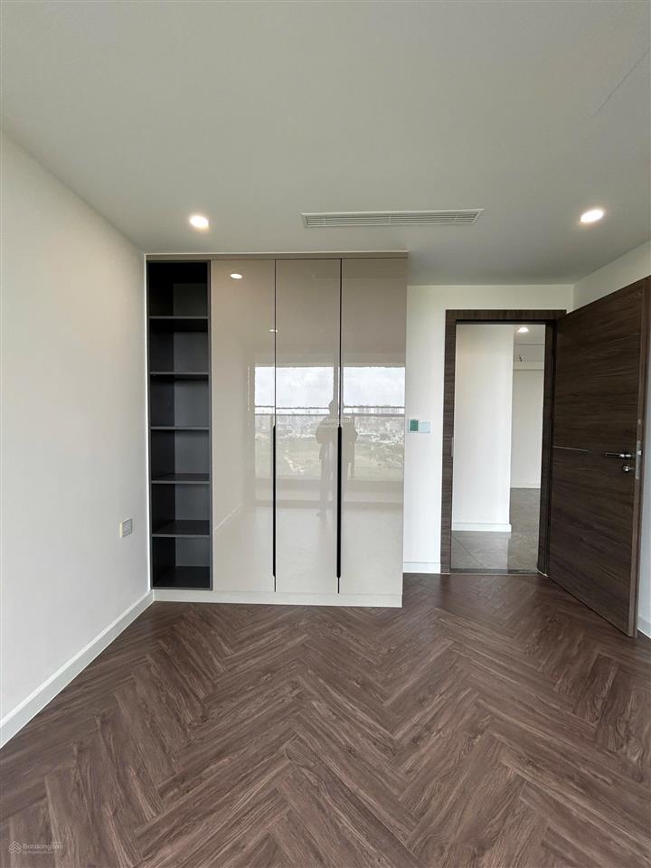 Cắt lỗ 40% căn 2pn+1 diện tích 137m2 noble crystal riverside chỉ 6,8 tỷ (95%) tầng cao 0357 313 ***