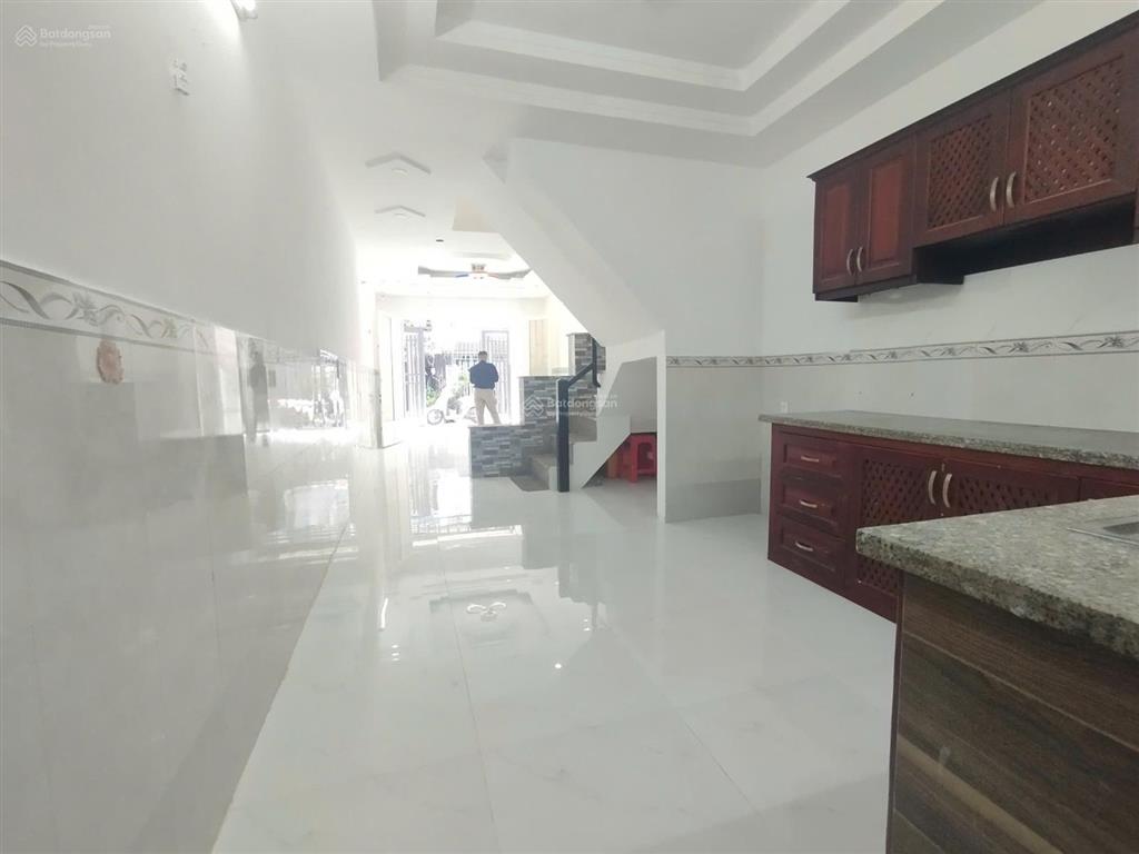 Nhà bán giá chỉ 2,1 tỷ  gần cầu long kiển, đường lê văn lương, nhà bè.