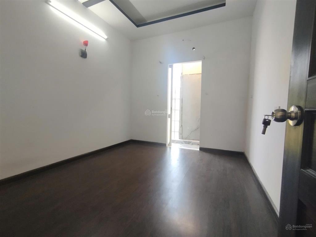 Nhà bán giá chỉ 2,1 tỷ  gần cầu long kiển, đường lê văn lương, nhà bè.