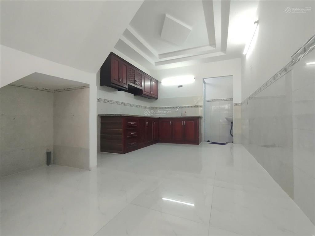 Nhà bán giá chỉ 2,1 tỷ  gần cầu long kiển, đường lê văn lương, nhà bè.